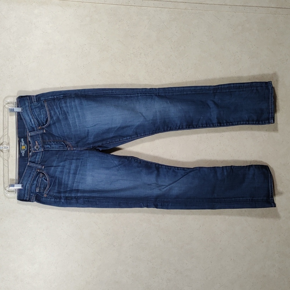 05092 Lucky Brand medium wash Sofia Straight 5 pocket jeans 6 / 28